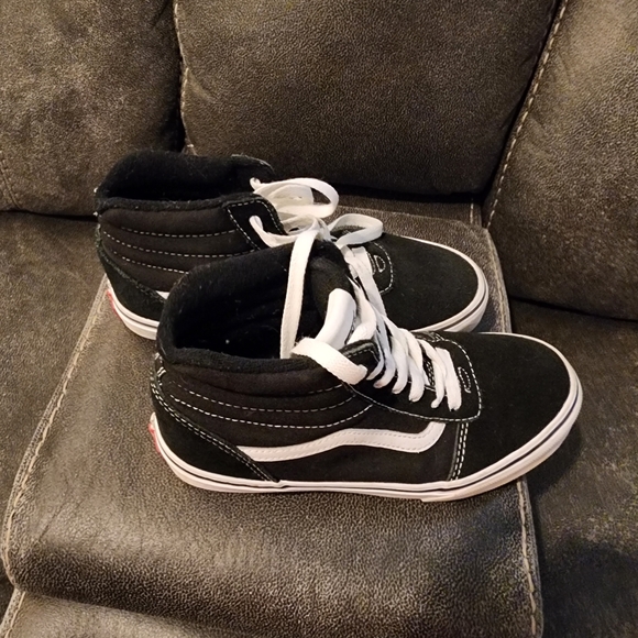Vans black  size 4 high top - Picture 2 of 5